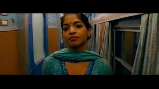 Desi girl having sex with traveler in Train