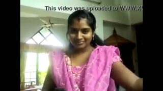 Kerala mallu married girl showing her boobs