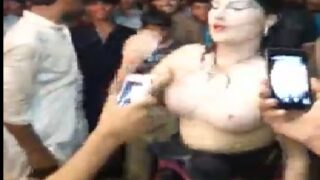 Pakistani fair big boobs girl mujra video