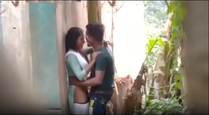Sexy pune girl hot porn video with classmate - Marathi sex mms