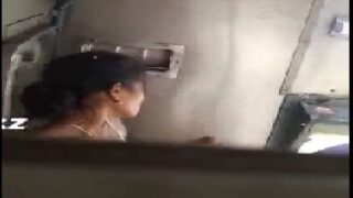Gujarati girl hot sex with boyfriend in train