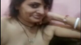 Mature gujarati aunty naked selfie video