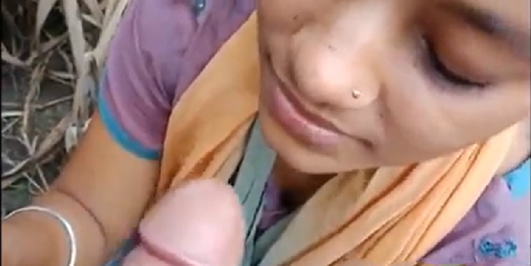 743px x 373px - Dehati hottie outdoor porn video - Desi village sex