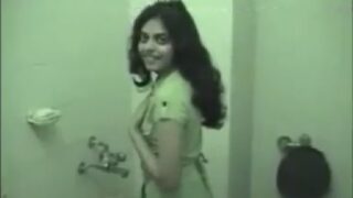 Delhi college girl bathroom sex video