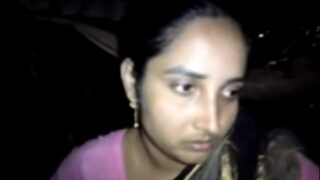 Hot bengali maid aunty showing choot