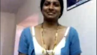 Telugu aunty showing big boobs to youth