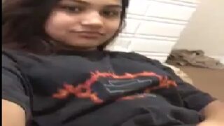 Delhi girl selfie video while pussy fingering