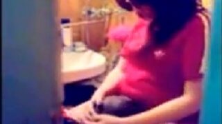 Indian aunty getting pussy sucked by padosi