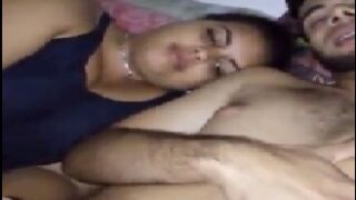 Desi bhabhi playing with penis of college guy