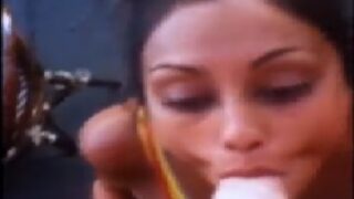 Big boobs desi sex star blowjob in gym