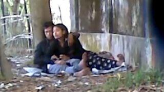 Mallu girl hot blowjob to lover in park