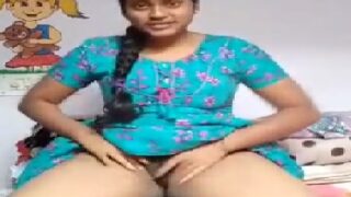 Telugu homely girl showing sexy pussy
