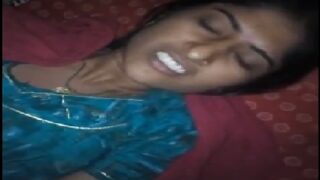 Fucking hairy pussy of desi village wife