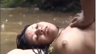Fucking pussy of desi girl near river