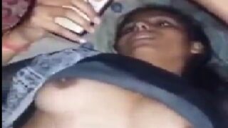 Orissa desi bhabhi boobs sucked by neighbor