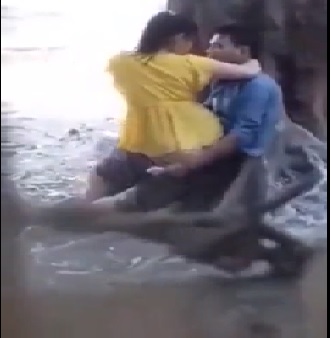 Asom Park Xxx Vedeo - Real sex of assam college couple in park - Desi outdoor porn
