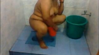 South indian aunty naked peeing porn