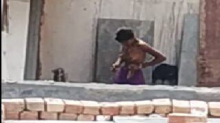 Indian dehati girl bathing video caught