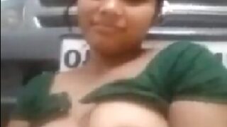 Sexy hindi maid nude selfie at boss car park