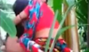 Dehati bhabhi in saree caught fucking in field