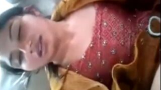 Punjabi bhabhi fingering hairy fuddi in car