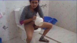 Gujarati girl deepa cleaning pussy after piss