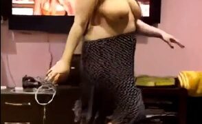 Pakistani big boobs mujra dance in hotel