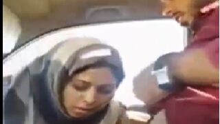 Karachi bhabhi blowjob to brother in car