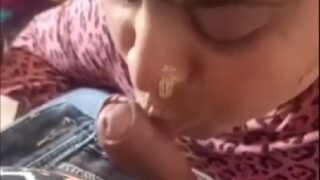 Srinagar mature bhabhi hot blowjob to tourist