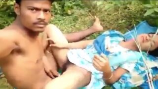 Young bengali girl hairy pussy fuck in park