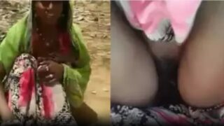 Rajasthan village aunty showing pussy in open