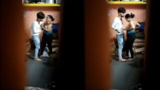 Padosi bhabhi cheating sex caught in mms