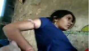 Agra girl in small house sex with padosi