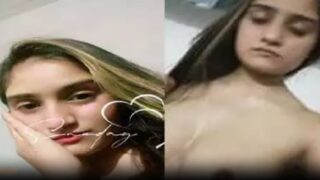 Pakistani girl nude selfie before bathing