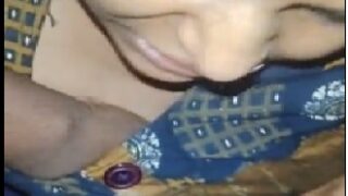 Dehati aunty boobs pressed during blowjob