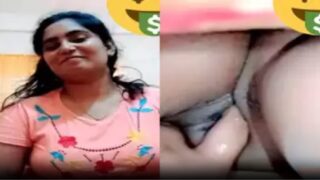 Mature bhopal bhabhi fingering pussy on video call