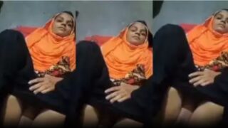 UP lady asha sex in shaved pussy