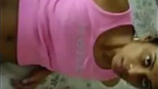 Desi call girl riya giving masterful blowjob to tourist