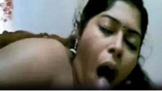 Horny sumona aunty naked blowjob to young lover