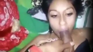 Slim married village desi girl piya blowjob sex