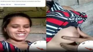 marathi village bhabhi sushma showing boobs on video