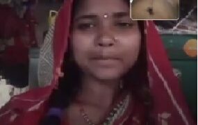 marwadi dehati wife enjoys nude video call with lover