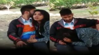 Bold Bihari girlfriend sucks dick sitting on park bench MMS